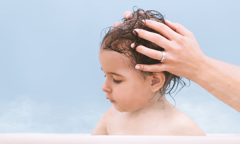 Using hot steam to relieve a baby cold